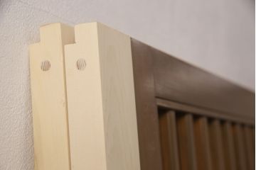 格子戸2枚をリペア&カスタム!設置場所に合わせてリサイズ。ガラスは全て取り外し、戸車を取り付け。(引き戸、建具)