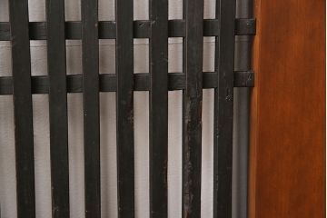 帯戸4枚をリペア&カスタム!設置場所に合わせて幅をリサイズ。Vレール用戸車加工。(引き戸、板戸、建具)