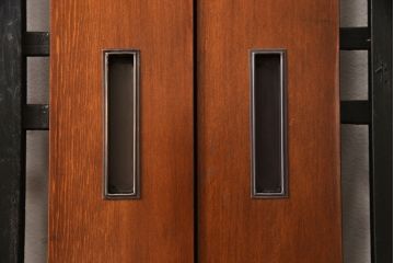 帯戸4枚をリペア&カスタム!設置場所に合わせて幅をリサイズ。Vレール用戸車加工。(引き戸、板戸、建具)