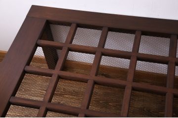 明治大正期の蔵戸をリペア&カスタム!取り外し可能なガラス天板と栗材の脚・格子戸デザインの収納棚を取り付け、ダイニングテーブルにリメイク。濃い茶色に着色し仕上げ。(4人掛け、6人掛け、収納棚、戸棚)