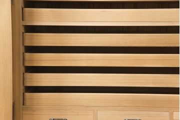 加茂総桐箪笥の見た目を変えずに綺麗にリペア!木地色仕上げ。(桐たんす、和タンス、衣装箪笥、着物箪笥、整理箪笥)