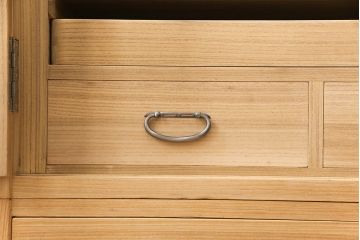 加茂総桐箪笥の見た目を変えずに綺麗にリペア!木地色仕上げ。(桐たんす、和タンス、衣装箪笥、着物箪笥、整理箪笥)