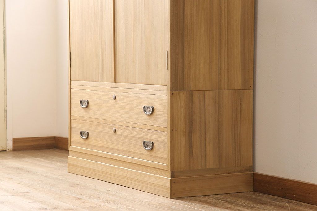 加茂総桐箪笥の見た目を変えずに綺麗にリペア!木地色仕上げ。(桐たんす、和タンス、衣装箪笥、着物箪笥、整理箪笥)