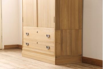 加茂総桐箪笥の見た目を変えずに綺麗にリペア!木地色仕上げ。(桐たんす、和タンス、衣装箪笥、着物箪笥、整理箪笥)