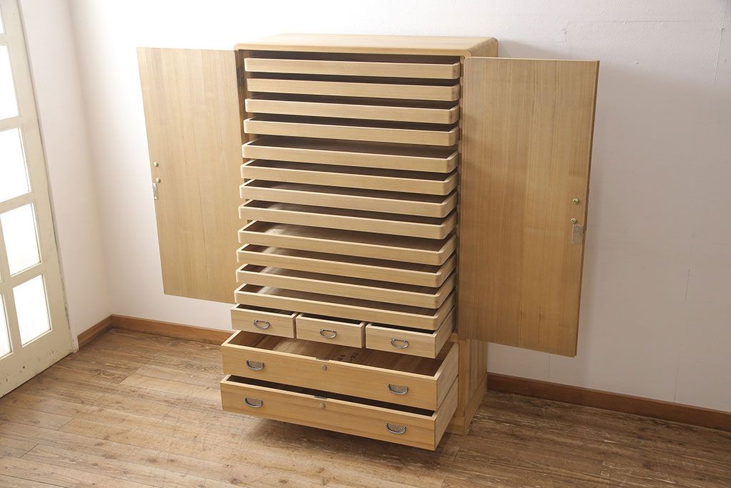 加茂総桐箪笥の見た目を変えずに綺麗にリペア!木地色仕上げ。(桐たんす、和タンス、衣装箪笥、着物箪笥、整理箪笥)