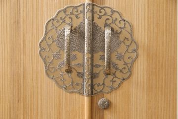 加茂総桐箪笥の見た目を変えずに綺麗にリペア!木地色仕上げ。(桐たんす、和タンス、衣装箪笥、着物箪笥、整理箪笥)