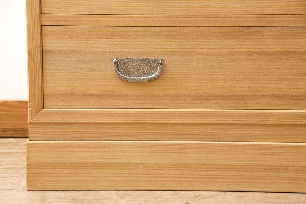 加茂総桐箪笥の見た目を変えずに綺麗にリペア!木地色仕上げ。(桐たんす、和タンス、衣装箪笥、着物箪笥、整理箪笥)