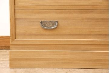 加茂総桐箪笥の見た目を変えずに綺麗にリペア!木地色仕上げ。(桐たんす、和タンス、衣装箪笥、着物箪笥、整理箪笥)