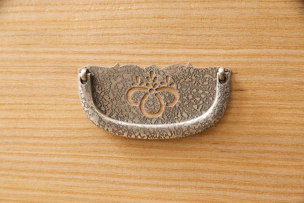 加茂総桐箪笥の見た目を変えずに綺麗にリペア!木地色仕上げ。(桐たんす、和タンス、衣装箪笥、着物箪笥、整理箪笥)