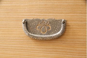 加茂総桐箪笥の見た目を変えずに綺麗にリペア!木地色仕上げ。(桐たんす、和タンス、衣装箪笥、着物箪笥、整理箪笥)