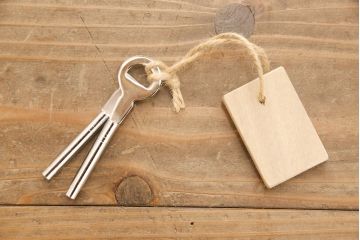 加茂総桐箪笥の見た目を変えずに綺麗にリペア!木地色仕上げ。(桐たんす、和タンス、衣装箪笥、着物箪笥、整理箪笥)