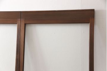 ガラス戸3枚をリペア&カスタム!設置場所に合わせてリサイズ。戸首加工を行い、現状の裏面の色味をベースに着色仕上げ。(引き戸、建具)