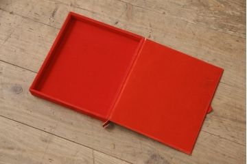 小箪笥をリペア&カスタム!木製脚を取り付け、背面に配線用穴あけ加工。(和タンス、収納棚、戸棚、サイドボード、引き出し4杯)