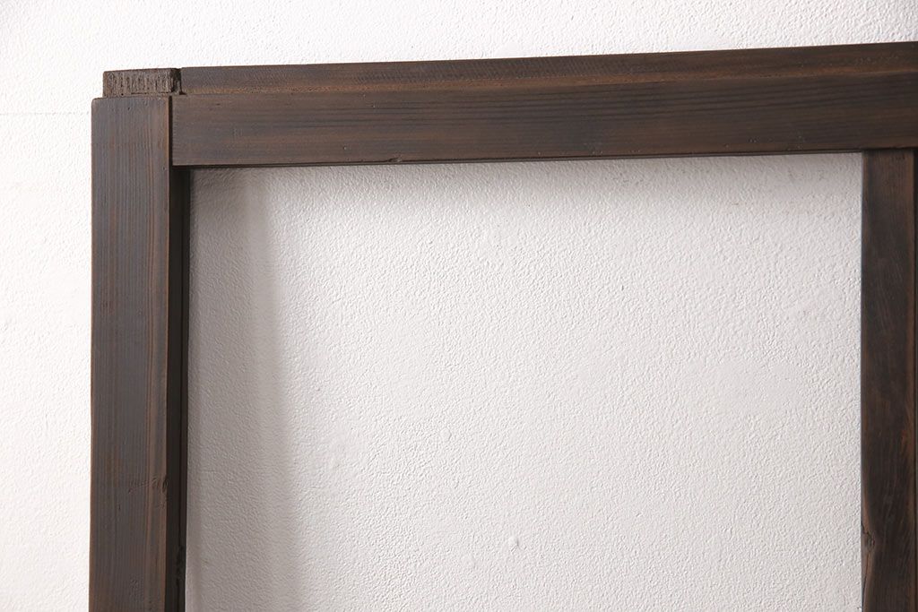 ガラス戸2枚にリペア&カスタム!指定の箇所にクリアガラス・花菱模様・モールガラス・ダイヤガラスに交換。引手を葵戸引手に統一。濃い茶色に着色し仕上げ。(引き戸、建具)