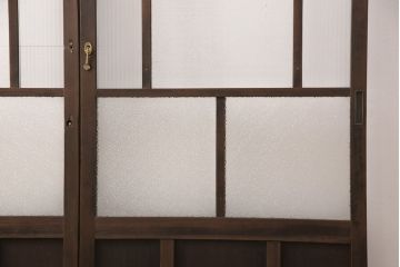 ガラス戸2枚にリペア&カスタム!指定の箇所にクリアガラス・花菱模様・モールガラス・ダイヤガラスに交換。引手を葵戸引手に統一。濃い茶色に着色し仕上げ。(引き戸、建具)