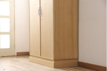 加茂桐箪笥の見た目を変えずに綺麗にリペア!開き戸の取っ手と鍵にメッキ掛けをし、鍵を使用可能に。木地色仕上げ。(大丸、桐たんす、着物箪笥、衣装タンス、和箪笥)