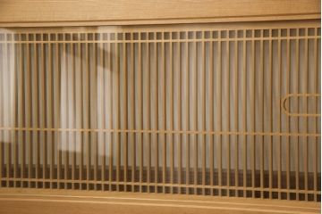 ヴィンテージの欄間2枚をリペア&カスタム!片側ガラスを両面ガラス仕様に加工。クリアワックス仕上げ。(明かり取り、明り取り、らんま、ヴィンテージ)