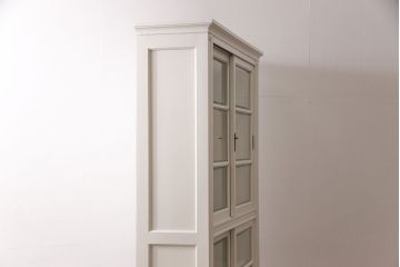 レトロな収納棚をリペア&カスタム!全体をアンティークホワイトにペイント仕上げ。(食器棚、本箱、ブックケース、店舗什器、陳列棚、戸棚)