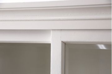 レトロな収納棚をリペア&カスタム!全体をアンティークホワイトにペイント仕上げ。(食器棚、本箱、ブックケース、店舗什器、陳列棚、戸棚)