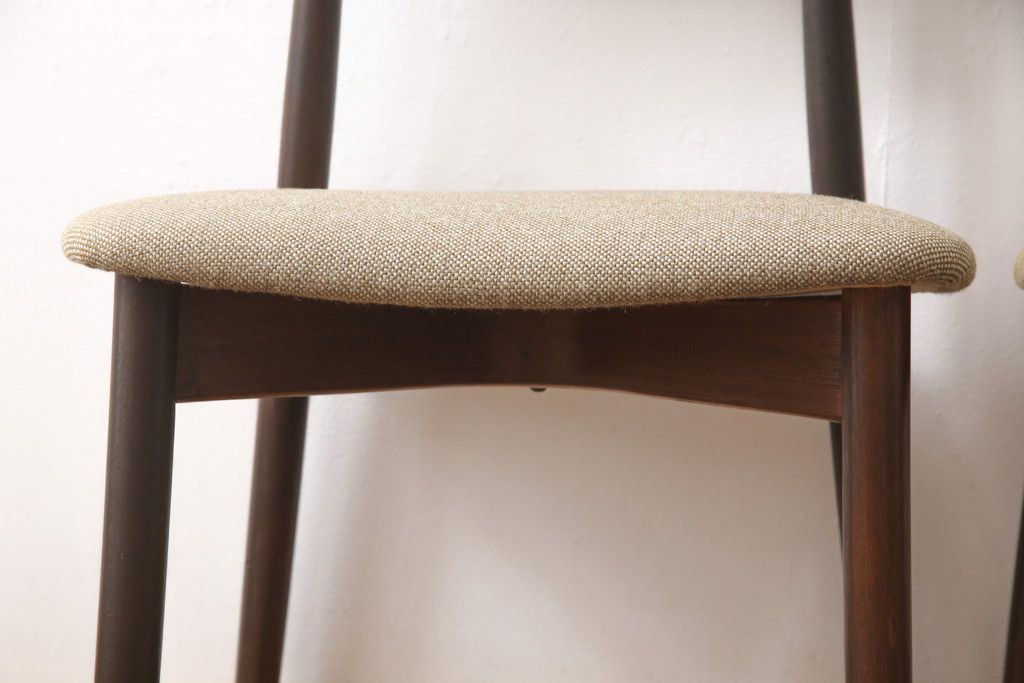 北欧ヴィンテージのダイニングチェア2脚の見た目を変えずに綺麗にリペア!(椅子、イス、ビンテージ)