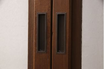 アンティークのガラス戸2枚をリペア&カスタム!高さと幅をリサイズし、引き手と戸車を取り付け。(引き戸、建具)