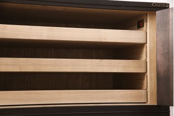 加茂桐箪笥をリペア&カスタム!高品質リペアを施し、落ち着いた茶色に着色。(総桐たんす、和タンス、衣装箪笥、着物箪笥)