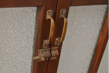 両開き扉をリペア&カスタム!リサイズし、蝶番を取り付け。三方枠を製作。(建具、ガラス扉)