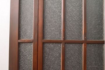 両開き扉をリペア&カスタム!リサイズし、蝶番を取り付け。三方枠を製作。(建具、ガラス扉)