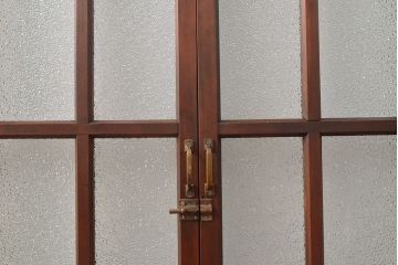 両開き扉をリペア&カスタム!リサイズし、蝶番を取り付け。三方枠を製作。(建具、ガラス扉)