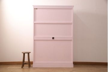 北海道民芸家具のキャビネットをリペア&カスタム!高品質リペアを施し、全体をピンクにペイント仕上げ。(収納棚、戸棚、陳列棚)