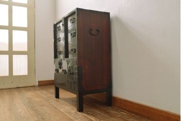 アンティーク庄内箪笥をリペア&カスタム!木製脚を取り付け。(引き出し、チェスト、時代箪笥)