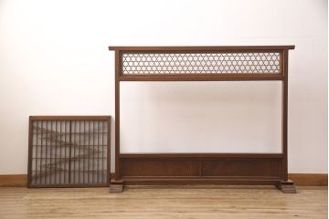 衝立をリペア&カスタム!破損していたガラスを新品のすりガラスに交換し、本体を着色・ワックスで仕上げ。(つい立て、建具、パーテーション)
