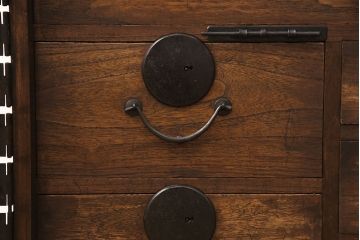 総桐帳場箪笥をリペア&カスタム!高品質リペアを施し、鍵を新規製作。(桐たんす、三国箪笥、時代箪笥)