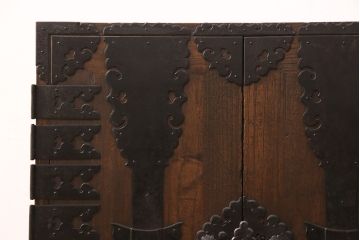 総桐帳場箪笥をリペア&カスタム!高品質リペアを施し、鍵を新規製作。(桐たんす、三国箪笥、時代箪笥)