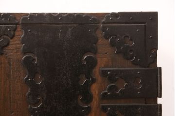 総桐帳場箪笥をリペア&カスタム!高品質リペアを施し、鍵を新規製作。(桐たんす、三国箪笥、時代箪笥)