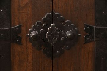 総桐帳場箪笥をリペア&カスタム!高品質リペアを施し、鍵を新規製作。(桐たんす、三国箪笥、時代箪笥)