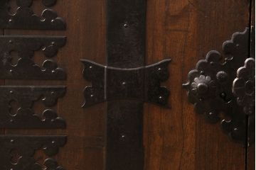 総桐帳場箪笥をリペア&カスタム!高品質リペアを施し、鍵を新規製作。(桐たんす、三国箪笥、時代箪笥)