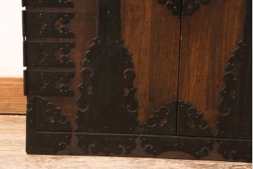 総桐帳場箪笥をリペア&カスタム!高品質リペアを施し、鍵を新規製作。(桐たんす、三国箪笥、時代箪笥)