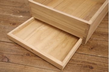 総桐箪笥の見た目を変えずに綺麗にリペア!本来の木肌を活かした木地色仕上げ。(衣装箪笥、着物箪笥、和タンス、桐たんす)