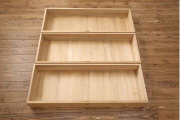 総桐箪笥の見た目を変えずに綺麗にリペア!本来の木肌を活かした木地色仕上げ。(衣装箪笥、着物箪笥、和タンス、桐たんす)