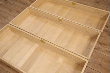 総桐箪笥の見た目を変えずに綺麗にリペア!本来の木肌を活かした木地色仕上げ。(衣装箪笥、着物箪笥、和タンス、桐たんす)