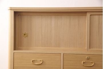 総桐箪笥の見た目を変えずに綺麗にリペア!本来の木肌を活かした木地色仕上げ。(衣装箪笥、着物箪笥、和タンス、桐たんす)