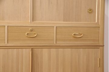 総桐箪笥の見た目を変えずに綺麗にリペア!本来の木肌を活かした木地色仕上げ。(衣装箪笥、着物箪笥、和タンス、桐たんす)