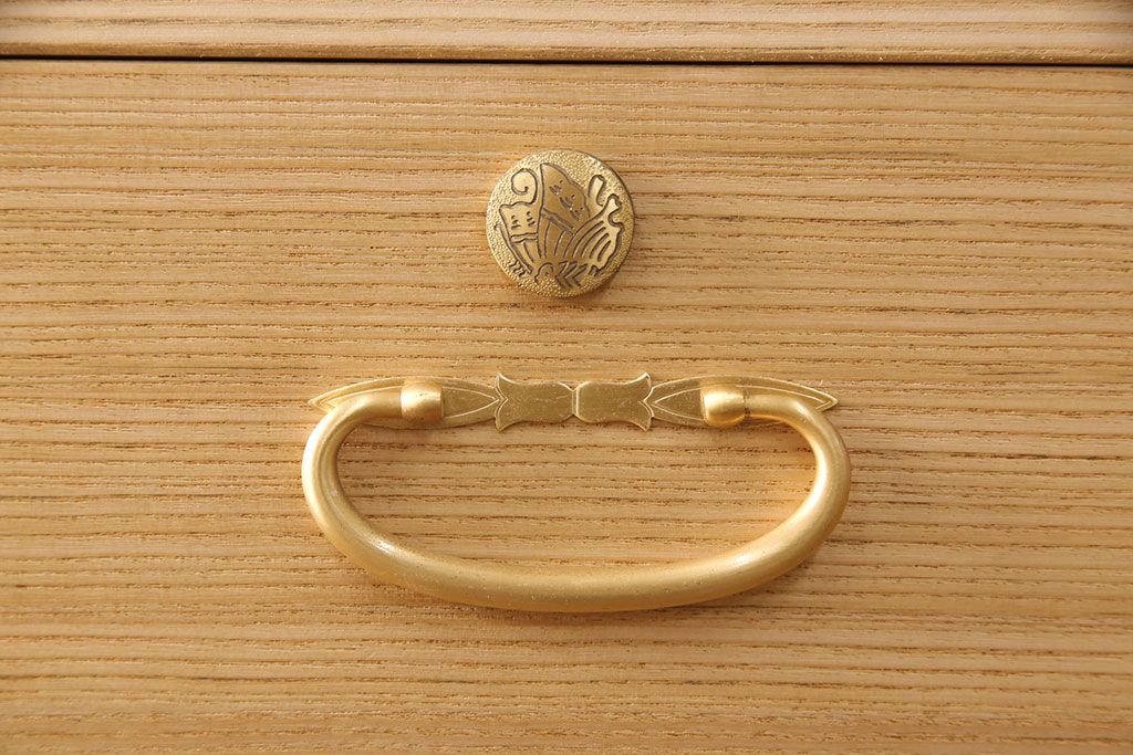 総桐箪笥の見た目を変えずに綺麗にリペア!本来の木肌を活かした木地色仕上げ。(衣装箪笥、着物箪笥、和タンス、桐たんす)