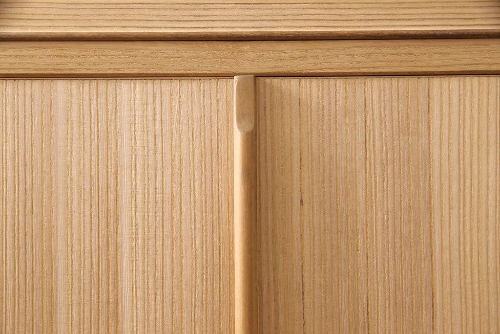 総桐箪笥の見た目を変えずに綺麗にリペア!本来の木肌を活かした木地色仕上げ。(衣装箪笥、着物箪笥、和タンス、桐たんす)