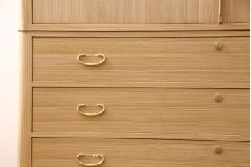 総桐箪笥の見た目を変えずに綺麗にリペア!本来の木肌を活かした木地色仕上げ。(衣装箪笥、着物箪笥、和タンス、桐たんす)