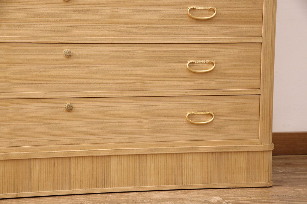 総桐箪笥の見た目を変えずに綺麗にリペア!本来の木肌を活かした木地色仕上げ。(衣装箪笥、着物箪笥、和タンス、桐たんす)