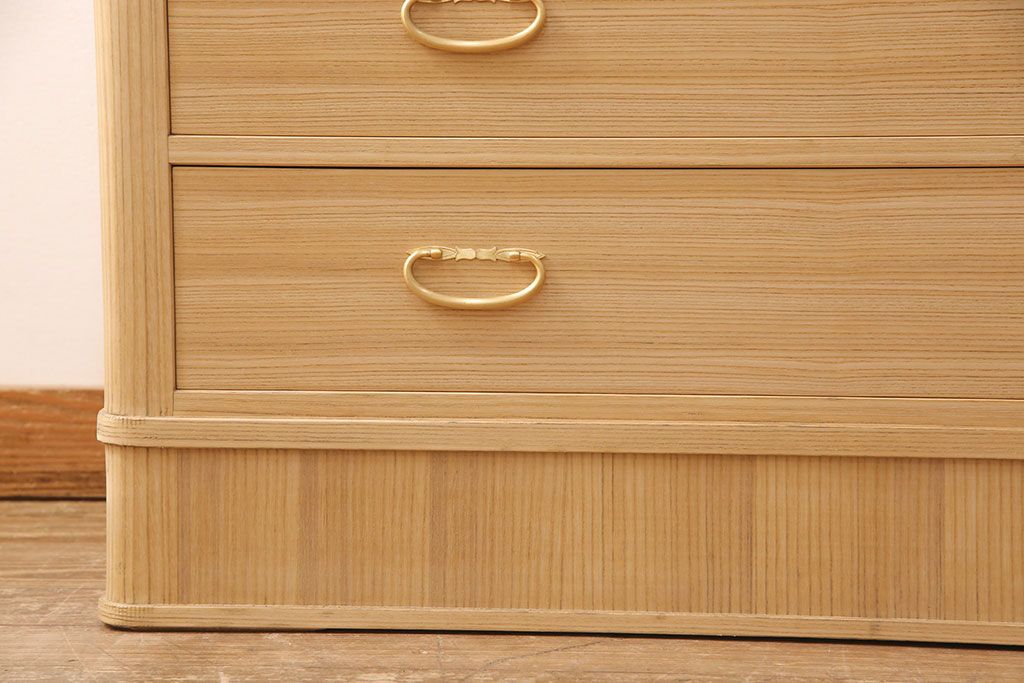 総桐箪笥の見た目を変えずに綺麗にリペア!本来の木肌を活かした木地色仕上げ。(衣装箪笥、着物箪笥、和タンス、桐たんす)