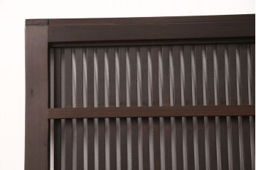 アンティークの格子戸3枚セットをリペア&カスタム!高さと幅をリサイズし、厚みも調整。濃い茶色に着色しワックスで仕上げ。(引き戸、建具)