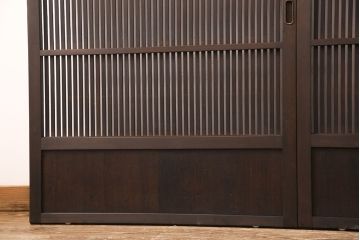 アンティークの格子戸3枚セットをリペア&カスタム!高さと幅をリサイズし、厚みも調整。濃い茶色に着色しワックスで仕上げ。(引き戸、建具)